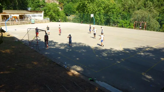 Le terrain de sport du domaine